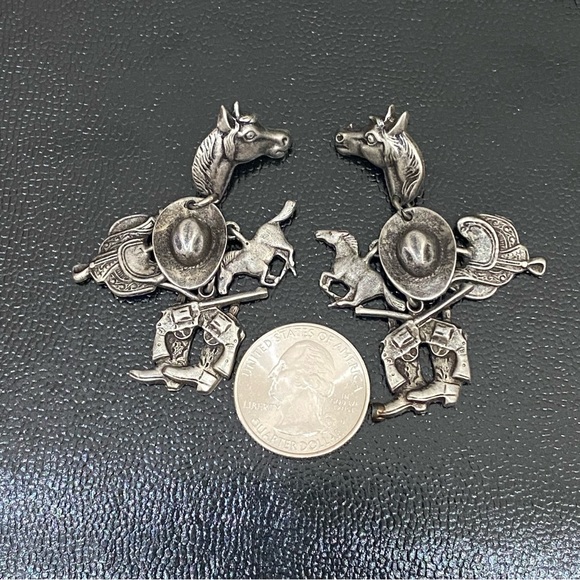 Unique Vintage Pewter Western Horse Saddle Cowboy Hat Boots Gun Charms Earrings - Picture 5 of 11